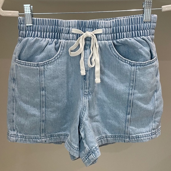 Target Universal Thread Women’s High-Rise Drawstring Denim Short (Size XS) - Picture 3 of 5